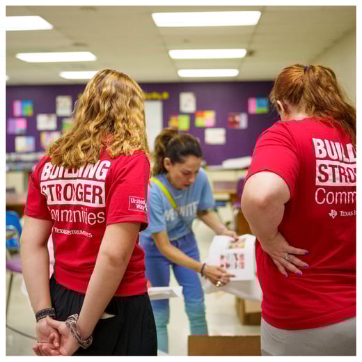picture of volunteers in school 